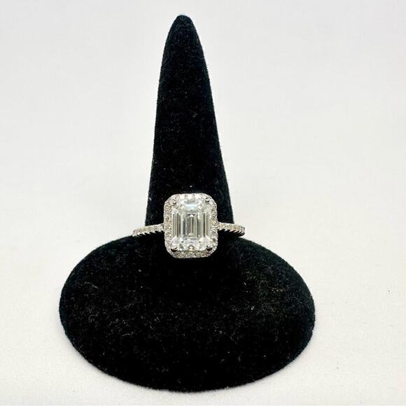 Emerald Cut Moissanite Diamond Engagement Ring Halo GRA 1 Ct Size 6